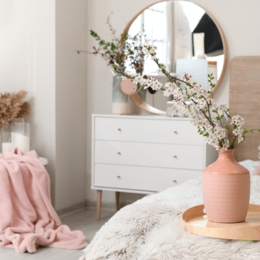 Yapay Çiçeklerle Uyumlu Vazo Seçimi Nasıl Yapılır?